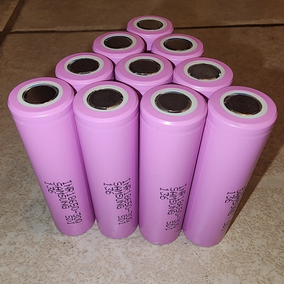 10 pack of Samsung 18650 rechargeable lithium ion batteries. 3000 Mah. 3.7 volt - Picture 2 of 2